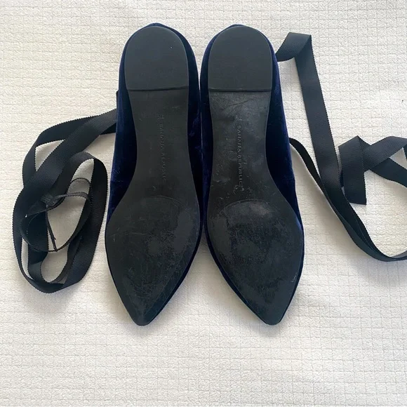 Banana Republic Navy Blue Velvet Aurora Ankle Strap Flats, Size 7.5 - Picture 5 of 5